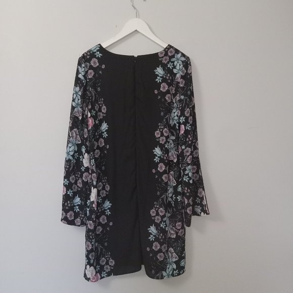 $5 Last Chance! NICOLE MILLER | Long Bell Sleeve Floral Shift Dress - Picture 5 of 11
